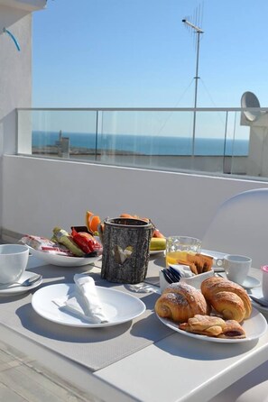Petit déjeuner composé de spécialités régionales compris tous les jours