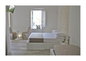 Minibar, in-room safe, desk, soundproofing - Quintessenza - Charme Rooms (Vieste)
