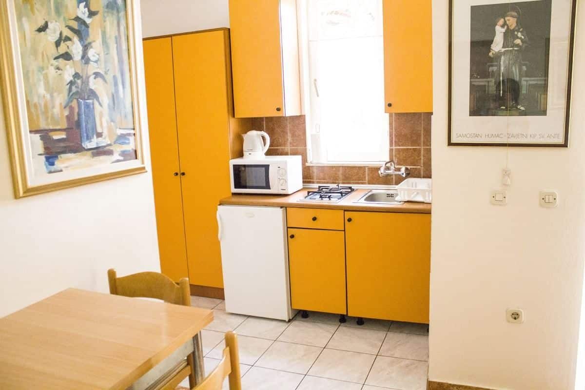 Apartment, 1 Bedroom (E) | Living area