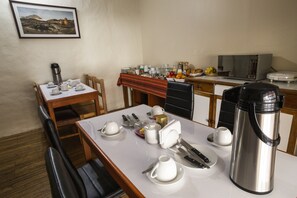 Free daily on-the-go breakfast - Askha Cusco Inn (Cusco)