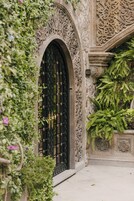 Deluxe Room, 1 King Bed, Non Smoking | Premium bedding, down comforters, Select Comfort beds, in-room safe