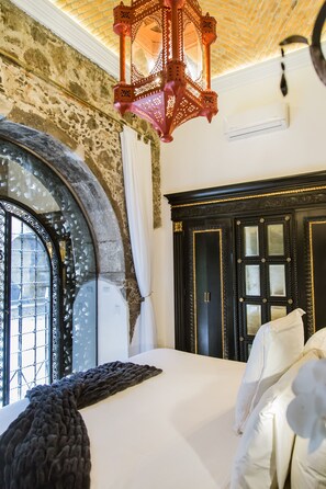 Premium bedding, down duvets, Select Comfort beds, minibar - LA SEÑORIA (San Miguel de Allende)
