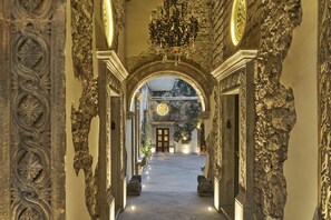 Courtyard - LA SEÑORIA (San Miguel de Allende)