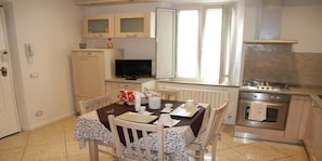Family Apartment, 1 Bedroom (Luna 3) | Private kitchen - B&B La Luna dal Borgo (Jesi)