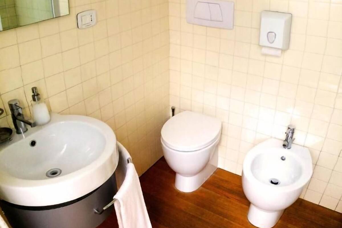 Apartemen Keluarga, 1 kamar tidur (Luna 2) | Kamar mandi | Shower, pengering rambut, jubah mandi, dan kloset