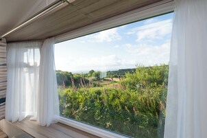 Cunas, wifi y ropa de cama 