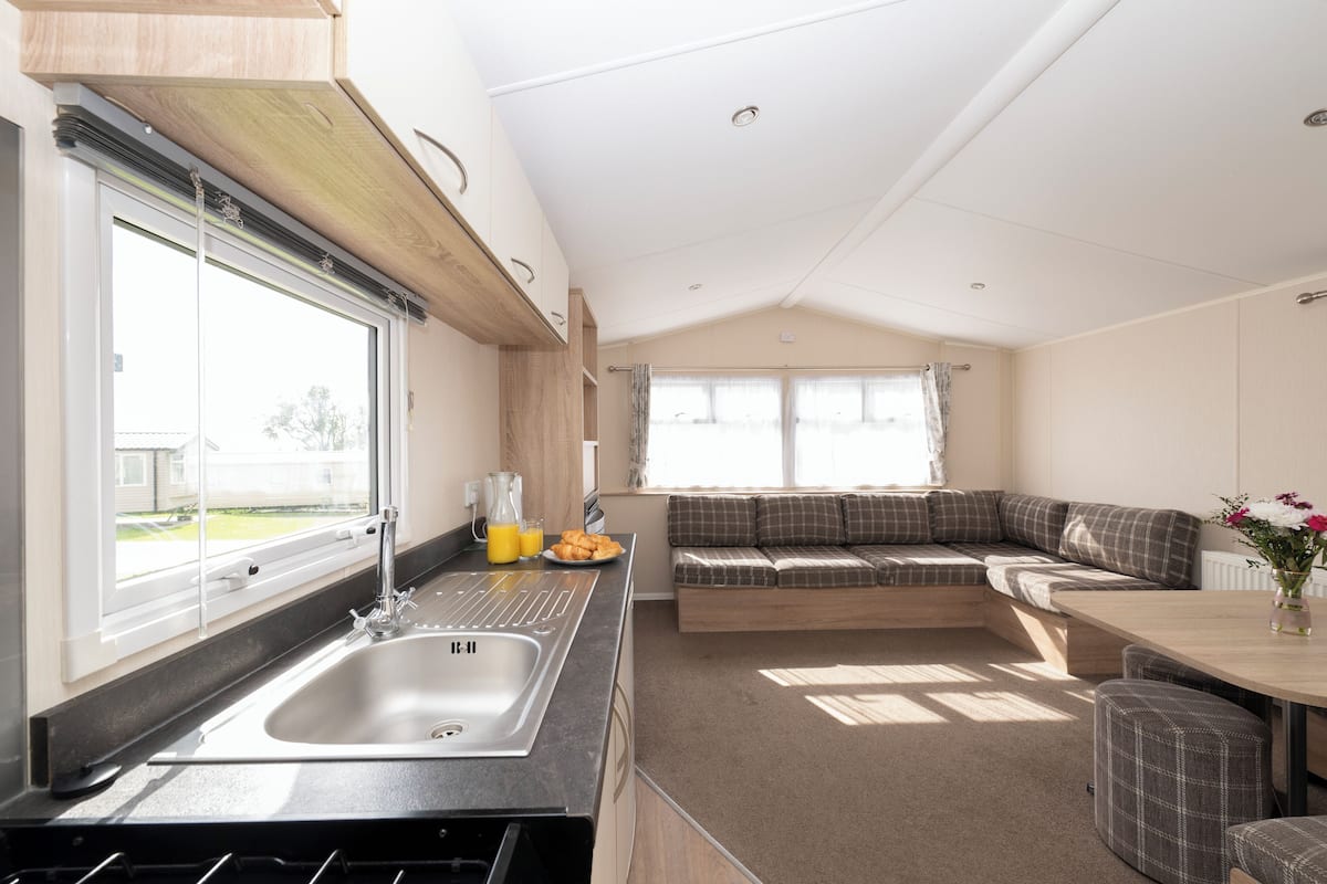 Cribs/infant beds, WiFi, bed sheets