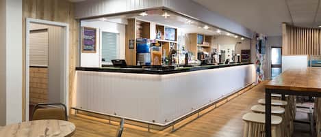 Bar (in der Unterkunft)