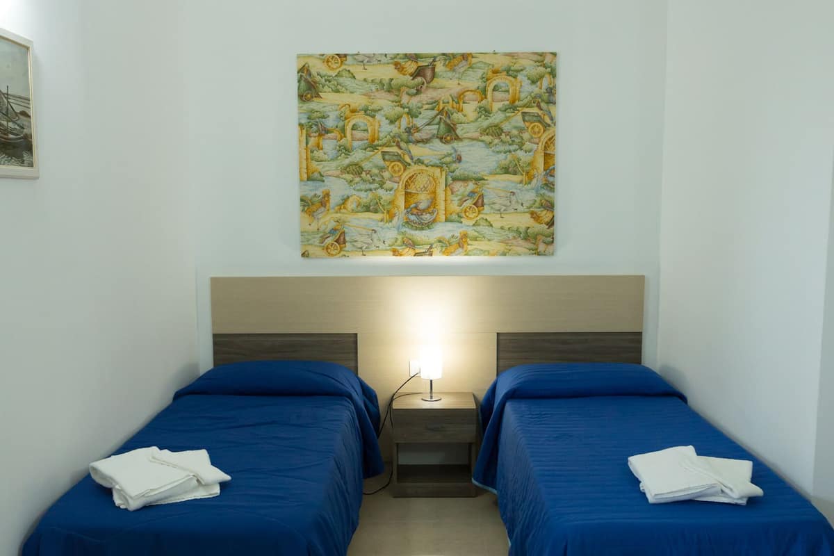 Standard-Zweibettzimmer | 1 Schlafzimmer, hochwertige Bettwaren, Schreibtisch, kostenloses WLAN