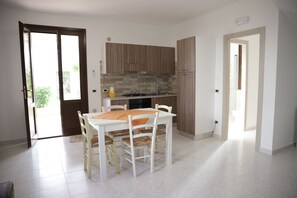 1 bedroom, premium bedding, desk, free WiFi