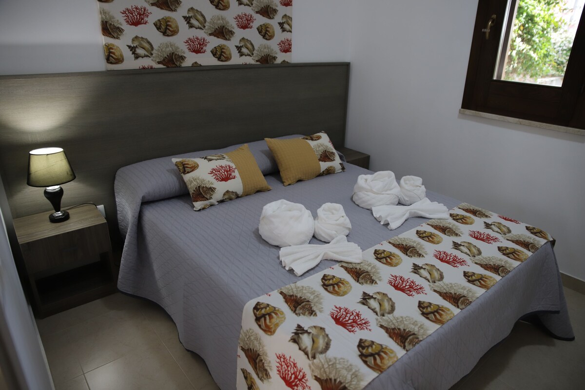 1 Schlafzimmer, hochwertige Bettwaren, Schreibtisch, kostenloses WLAN