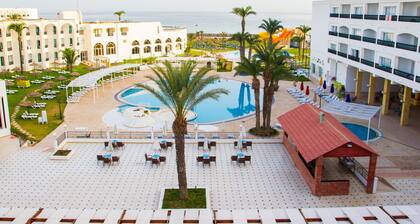 Le Soleil Bella Vista - Couple and family only