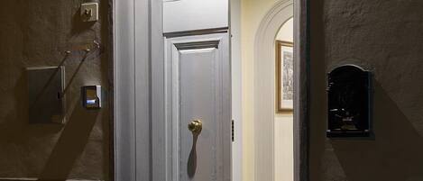 Entrée de l’hébergement