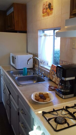 Traditional House, Multiple Beds, Accessible, Smoking | Private kitchen | Fridge, microwave, oven, cookware/dishes/utensils - Mexican Paradise (Ensenada)