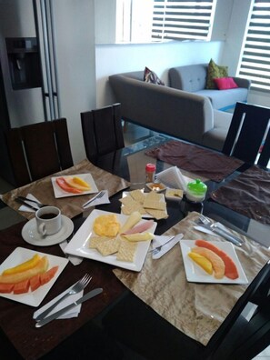 Tägliches inbegriffenes großes Frühstück