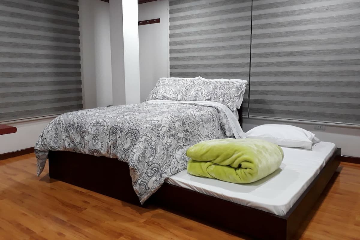 1 bedroom, minibar, desk, cots/infant beds