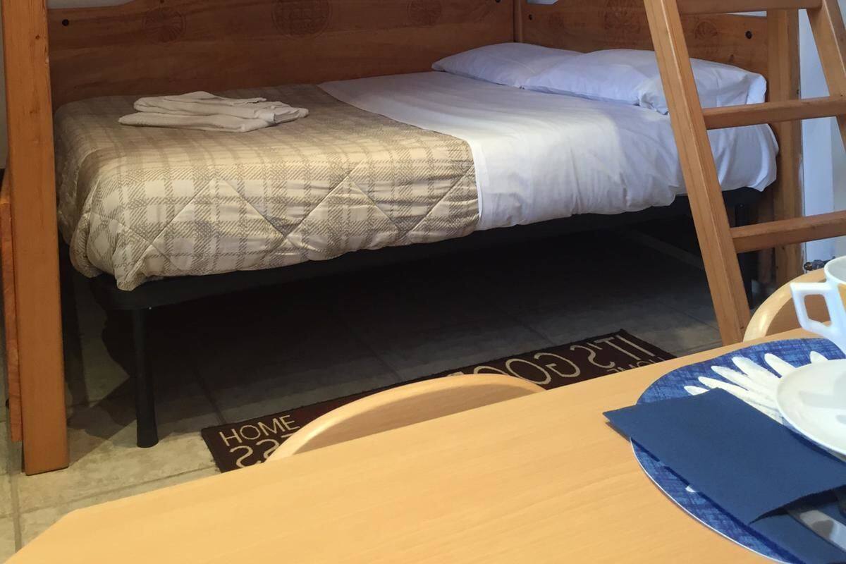 Studio classique, 1 chambre, vue sur la montagne | Lit d’appoint (supplément), accès au Wi-Fi (inclus), literie fournie