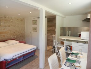 Comfort Room | Living area