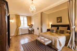 Deluxe Double Room, 1 Queen Bed (Amaury de Kergorlay) | Premium bedding, individually decorated, individually furnished, desk - Château d'Auteuil (Berneuil-en-Bray)
