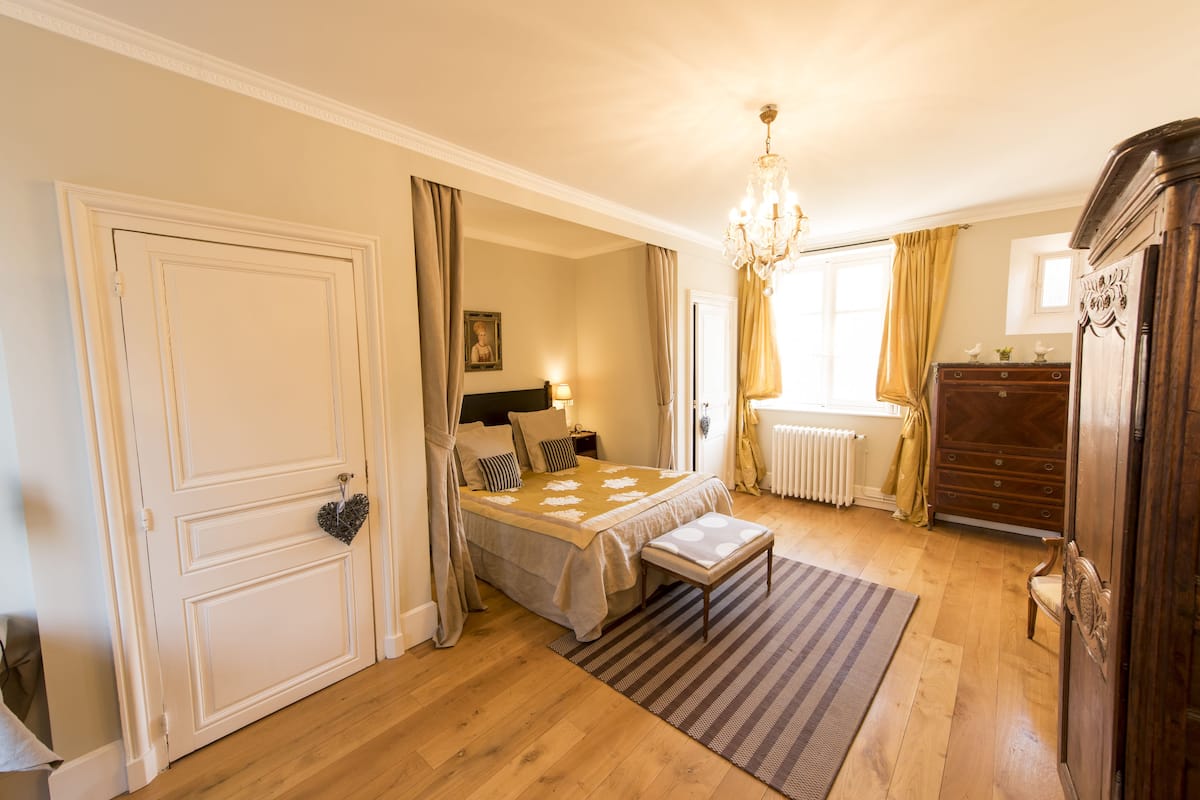 Deluxe Double Room, 1 Queen Bed (Amaury de Kergorlay) | Premium bedding, desk, blackout curtains, soundproofing