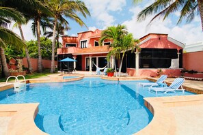 8 outdoor pools, pool loungers - Casa South Brezze by SkyRun (Puerto Morelos)