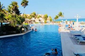 Outdoor pool - Kinich by SkyRun (Cancun)