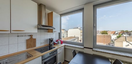 Deluxe Apartment, Private Bathroom (3 Schlafzimmer - #28) | Private kitchen | Highchair