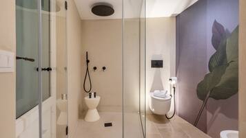 ์ค์ ์์ค, ์ฌ๋ฆฌํผ, ๋น๋ฐ