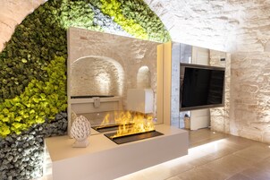 In-room safe, soundproofing, free WiFi