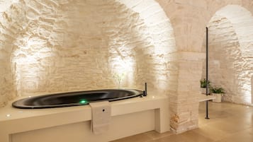 In-room safe, soundproofing, free WiFi