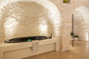 In-room safe, soundproofing, free WiFi