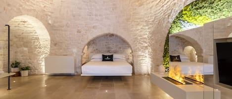 2 bedrooms, in-room safe, soundproofing, free WiFi