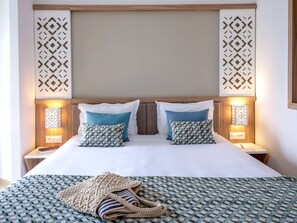 Minibar, in-room safe, blackout drapes