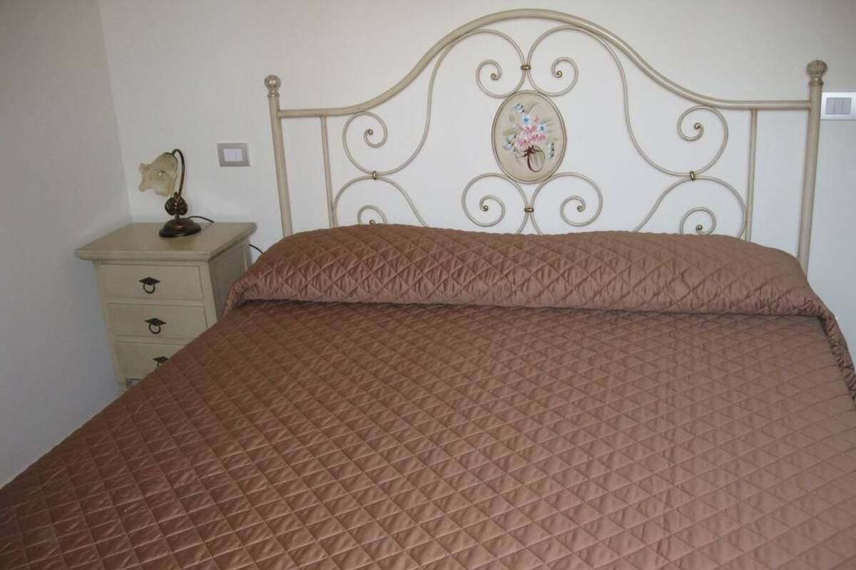 Blackout curtains, soundproofing, free WiFi