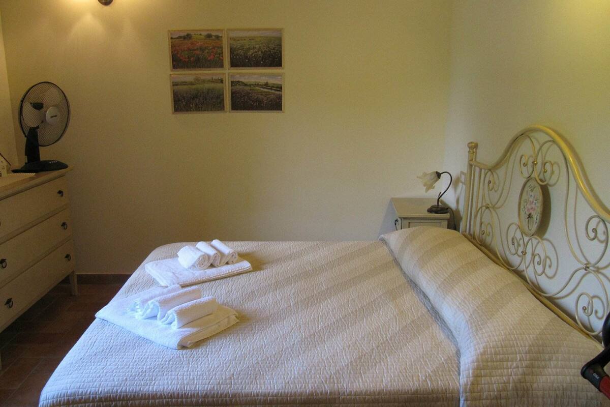 Blackout curtains, soundproofing, free WiFi