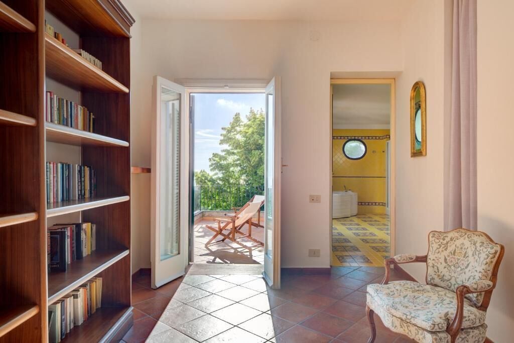 Suite, Courtyard View | Interior