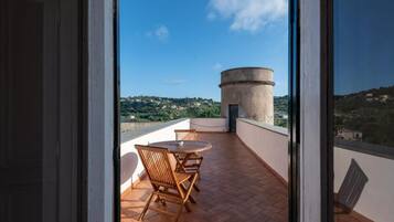 Suite - udsigt til gårdsplads | Udendørs spisemuligheder