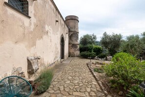 Double Room, Garden View | Property grounds - Villa il Turro (Massa Lubrense)