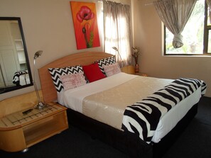 2 bedrooms, Egyptian cotton sheets, premium bedding, down duvets