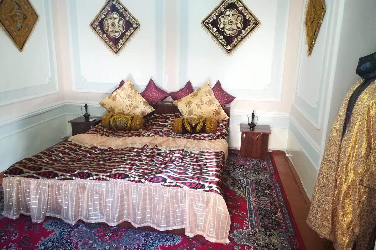 Standard Double Room | Desk, iron/ironing board (on request), rollaway beds (surcharge)