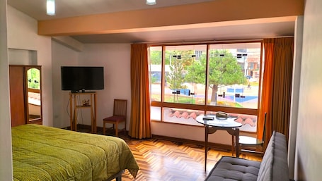 Colchones Select Comfort, escritorio y espacio para trabajar con laptop