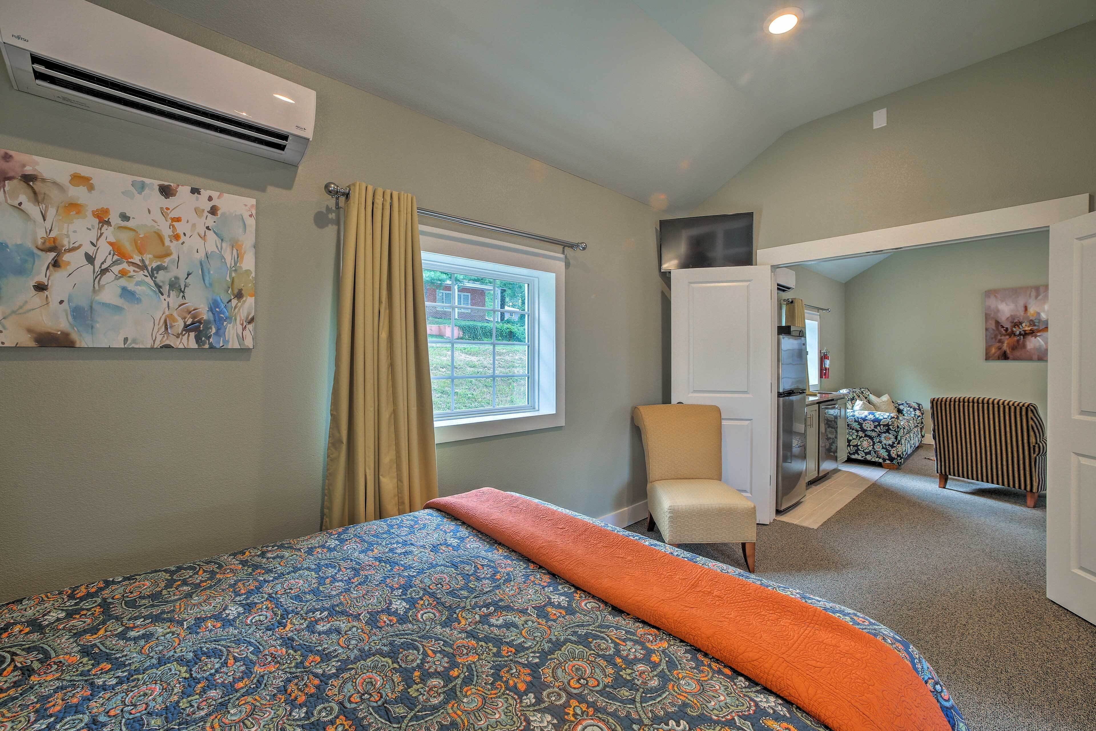 1 bedroom, iron/ironing board, internet, bed sheets