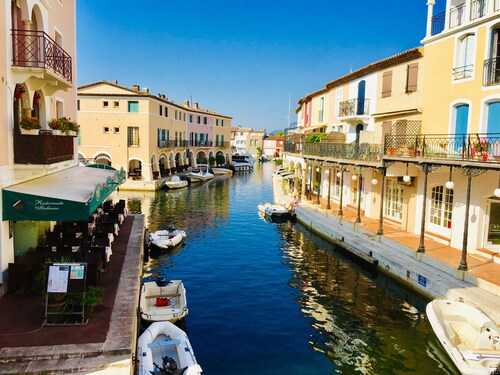 Appartement vue canaux à Port Grimaud près St Tropez 