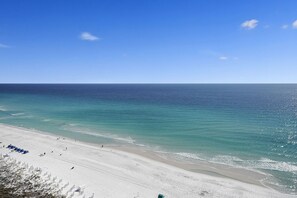 On the beach - Emerald Towers 1503 - Beachfront Penthouse with Private Sauna & Gulf Views (Destin)