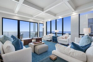 Flatskjerm-TV og DVD-spiller