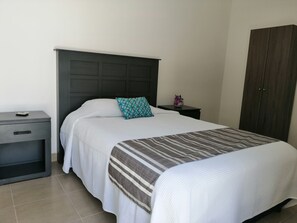 Comfort House, Multiple Beds, Non Smoking | 2 bedrooms, iron/ironing board, free WiFi - Violet House - Riviera Maya (Puerto Morelos)