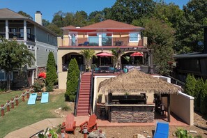 Property grounds - LAKE FRONT HONKY TONKIN LAKE LIFE O/D KITCHEN TIKI HUT PONTOON AVAILABLE
(Mt Juliet)