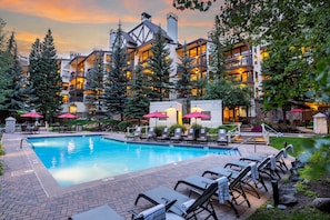 A heated pool - Montaneros 417 - 2 Bedroom Platinum (Vail)