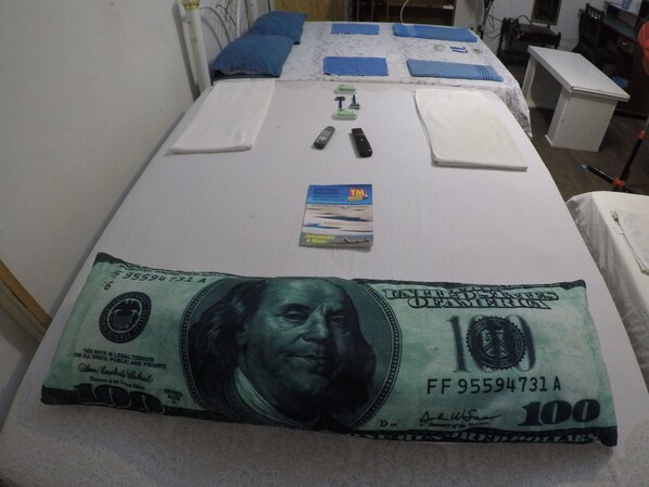 Royal Room, 1 Bedroom, Lanai, Garden Area | Hypo-allergenic bedding, memory-foam beds, individually decorated - Pousada Eduardo (Fortaleza)