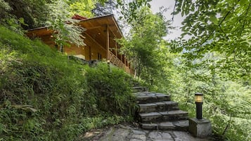 Enceinte de lâhĂ©bergement